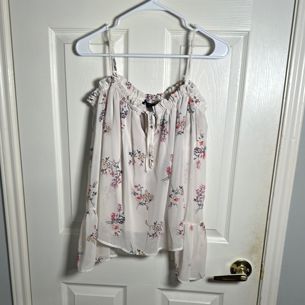 Bláshe Floral Off-Shoulder Blouse with Bell Sleeves – Size L